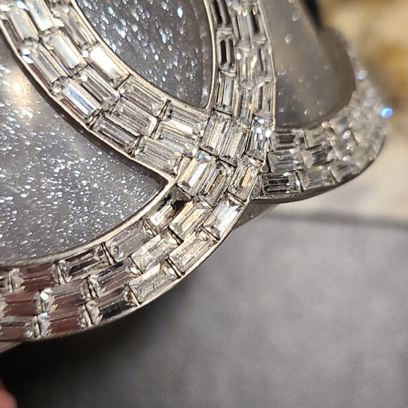 CHANEL Clear Glitter Resin Crystal CC Logo Silver - Picture 10 of 12